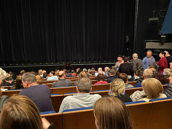 Tel Aviv Israël Maart 2020 Toeschouwers Het Auditorium Van Een — Stockfoto