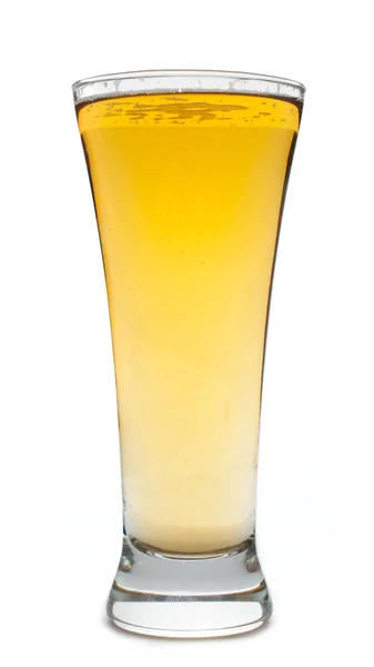 Beer glass on white background, vertical shot — Stockfoto