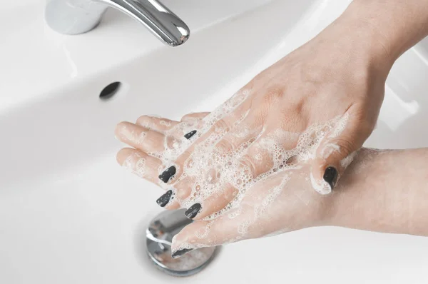 Effective Handwashing Techniques Woman Wash Her Hands Using Palm Palm — Stockfoto