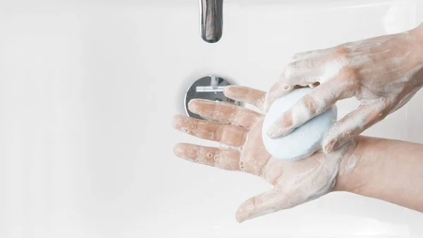 Handtvätt Tekniker Kvinna Tvåla Händerna Med Tvål Platt Liggvy — Stockfoto