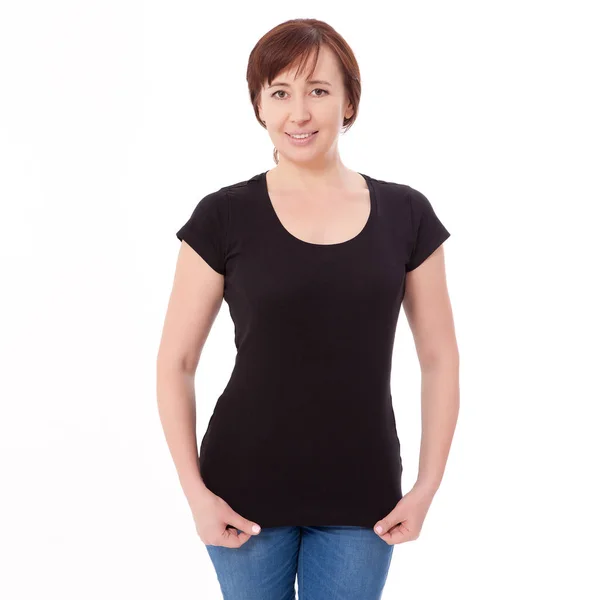 シャツのデザインや人々 のコンセプト - 空白の黒 t シャツ前面分離で女性のクローズ アップ。きれいな空モックアップのデザイン テンプレート. — ストック写真