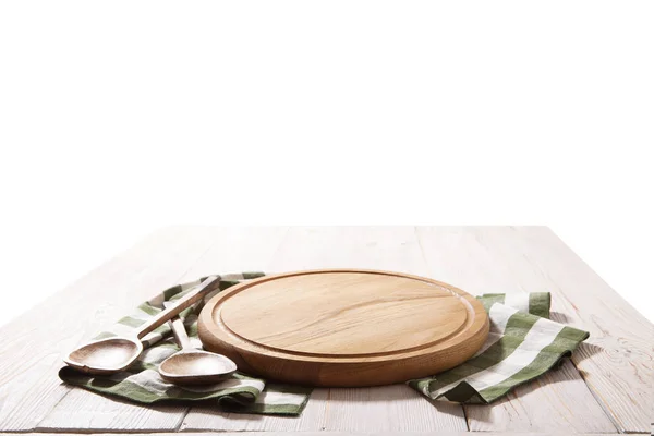 Pizza board, with tablecloth on wooden table and summer background. Top view mockup — Stock Photo, Image