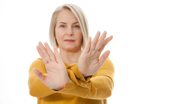 Mujer emocionada mostrando el signo de stop —  Fotos de Stock