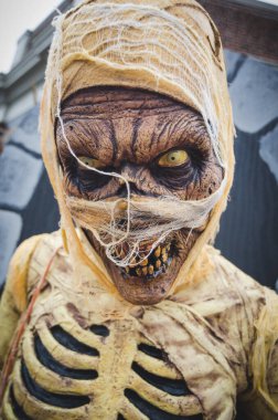 Cadılar bayramı mumyası korkunç yüzü ve gözleri, kapatın.