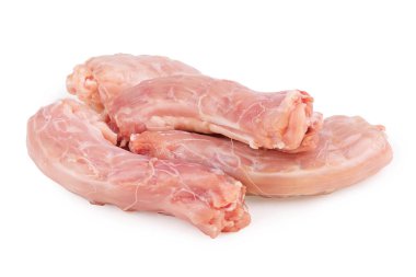 Beyaz arka planda tavuk boynu