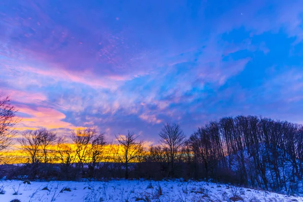 Сніжні Зимові Гори Барвистим Небом Заході Сонця — стокове фото