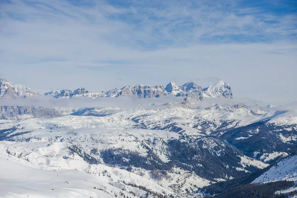 Paisagem Montanhas Inverno Cobertas Neve — Fotografia de Stock