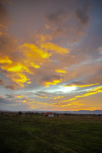 Paisaje Rural Cielo Brillante Atardecer Imágenes de stock libres de derechos