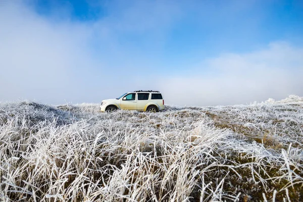 Invierno Temprano Por Mañana Hoarfrost Coche Blanco —  Fotos de Stock