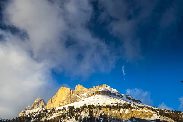 Montagne Rocciose Panoramiche Alberi Forestali — Foto Stock