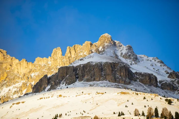 Montagne Rocciose Cielo Blu — Foto Stock