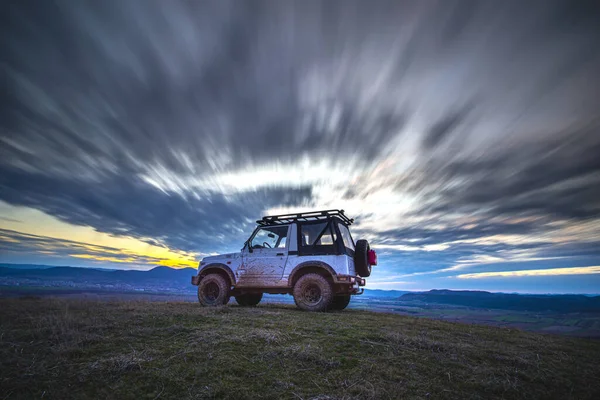 Dramatic Sunset Sky Travel Jeep Car — Stock Photo, Image