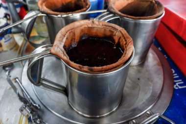 Antik kahve. Tayland paslanmaz çelik tencerede kahve çanta.