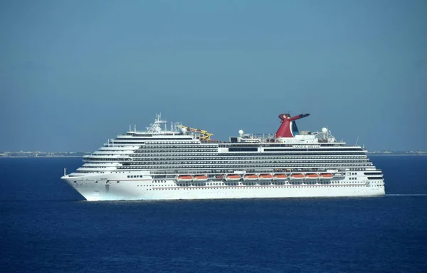 Carnaval Breeze cruiseschip — Stockfoto