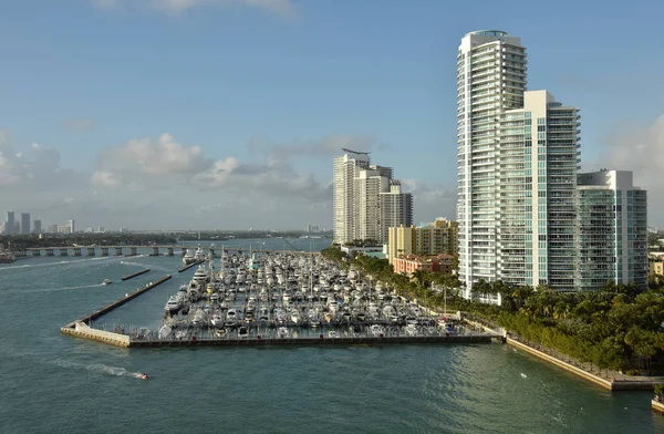 Miami Beach boat marina — Stock Photo, Image