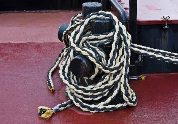 Rope found on the pier — Stock Photo, Image