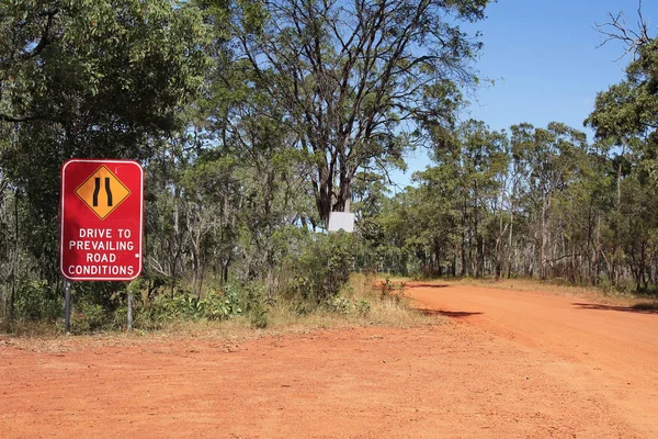 Hakim yol koşulları işaret için sürücü