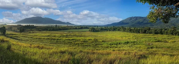 Panorama di vista verso Tully Australia — Foto Stock