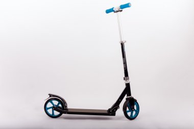 Siyah itme scooter