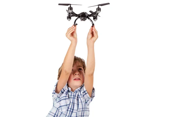 Мальчик хочет, чтобы его дрон летал — стоковое фото