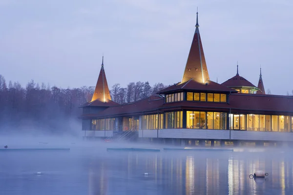 Heviz spa, gece — Stok fotoğraf