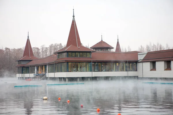 헝가리에서 겨울에 호수 Heviz — 스톡 사진
