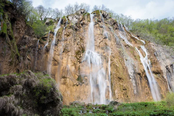 큰 폭포 Plitvice 호수에 크로아티아에서 국가 파 — 스톡 사진