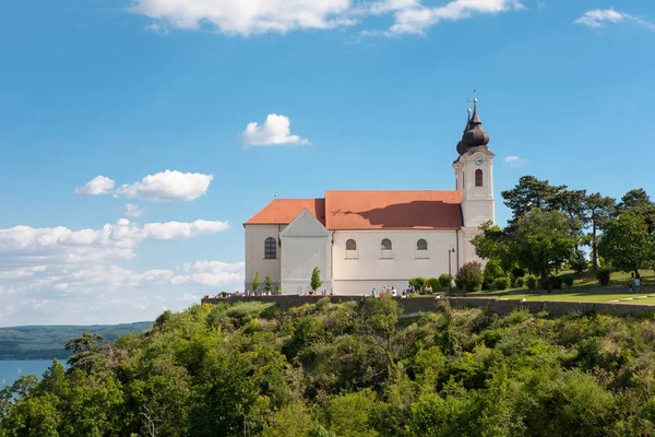 Die schöne tihany abtei am balaton, ungarn — Stockfoto