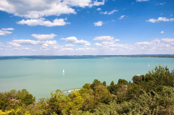 Vista panorâmica do Lago Balaton de Tihany, na Hungria — Fotografia de Stock