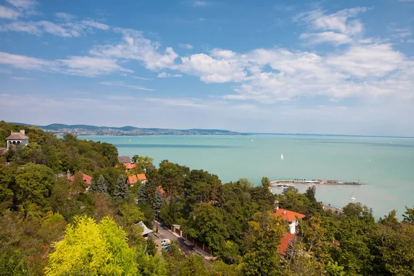 Lac Balaton vu de l'abbaye de Tihany en Hongrie — Photo