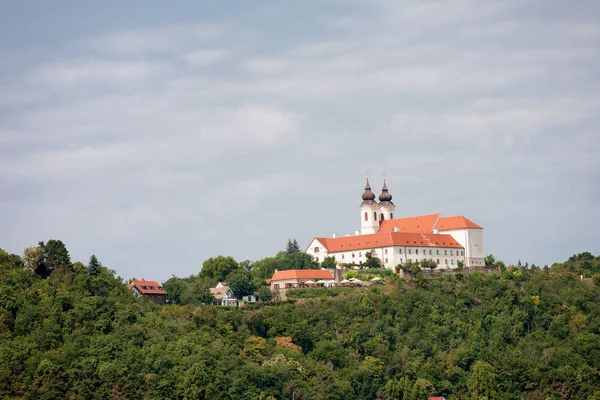 The Tihany Abbey at Lake Balaton in Hungary — Stock Photo, Image