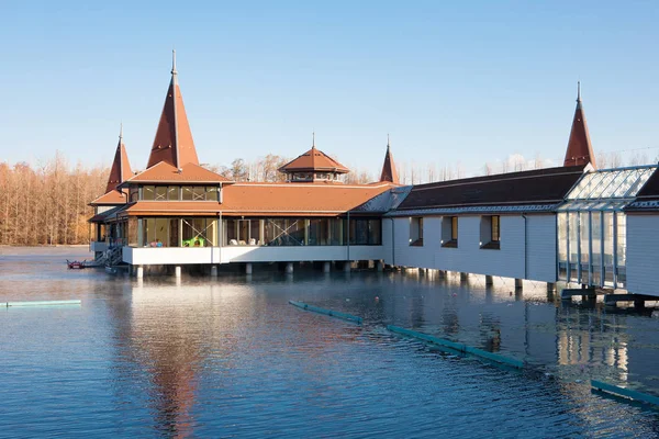 Naturthermalbad im Hevizer See in Ungarn — Stockfoto