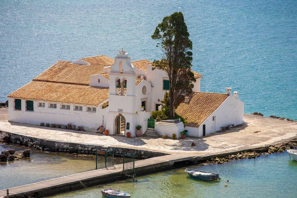 The famous monastery of Panagia Vlacherna near to Kanoni in Corf — Stock Photo, Image