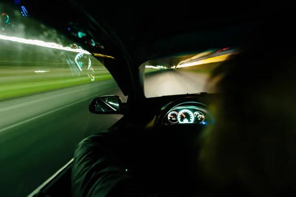 Nachts fahren. — Stockfoto