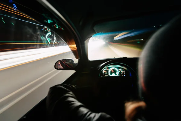 Condução à noite . — Fotografia de Stock