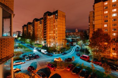 Çok katlı evler akşam