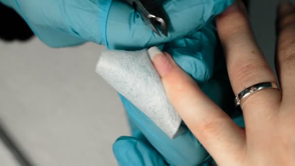 Verwerking nagel cuticula close-up — Stockvideo