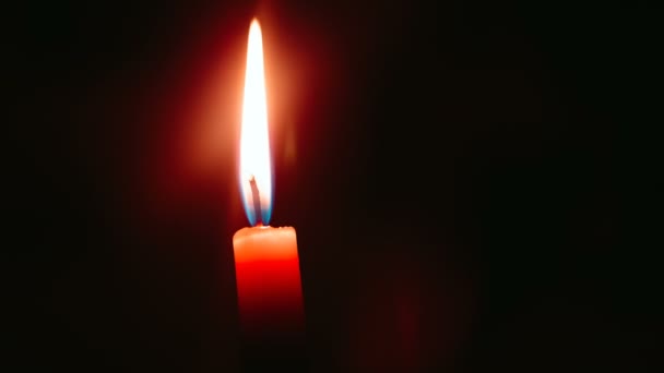 红蜡烛在黑暗特写间隔拍摄视频. — 图库视频影像