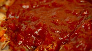 pastırma domates soğan havuç ve pan closeup yapıştırın