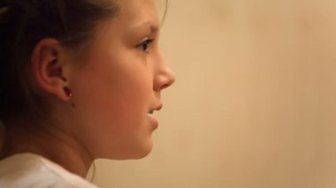 onun düşüncelerinde genç kız