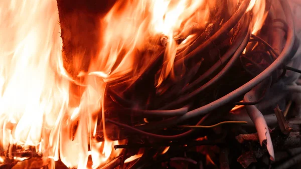 화재에 와이어를 발사 — 스톡 사진