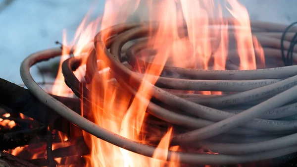 Firing wire in fire