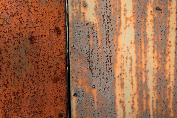 Padrão de textura de parede de metal manchado enferrujado colorido . — Fotografia de Stock