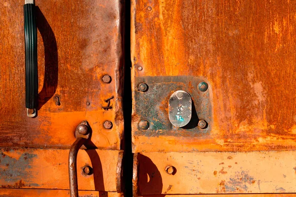 Gekleurde rusty metalen wand structuurpatroon gekleurd. — Stockfoto