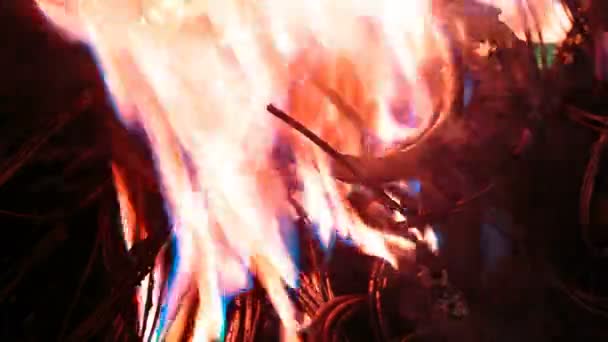 Wypalania drutu w ogień — Wideo stockowe