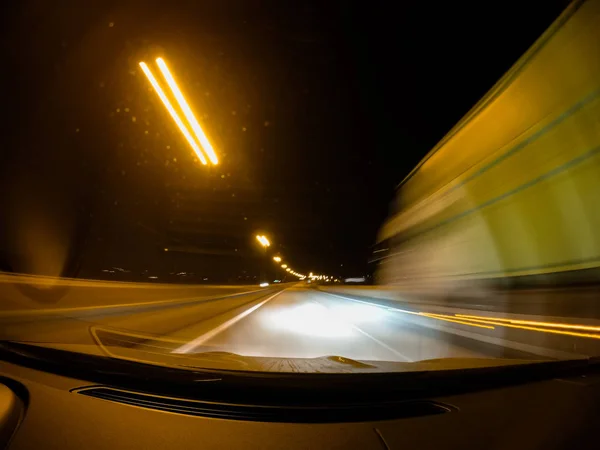 Fast driving on the car at night. — Stock Photo, Image