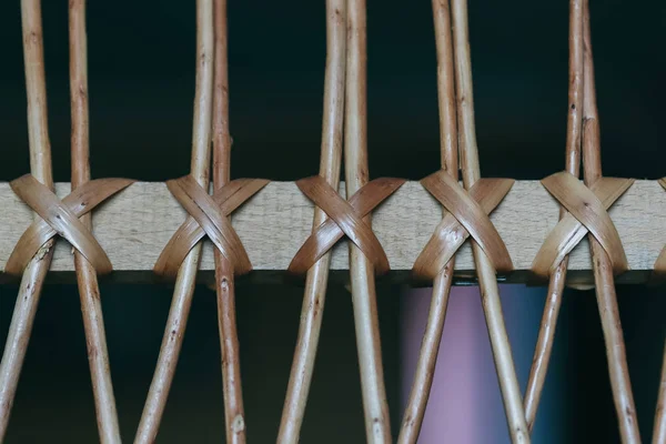 編みこみの木製棒の背景. — ストック写真
