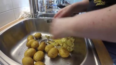 Lavaboda temizlik patates