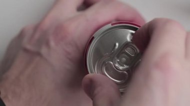 Açılış alüminyum tozu ile olabilir