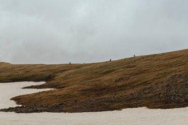 İnsanlar dağ Alagöz, Ermenistan'ın sırt üzerinde